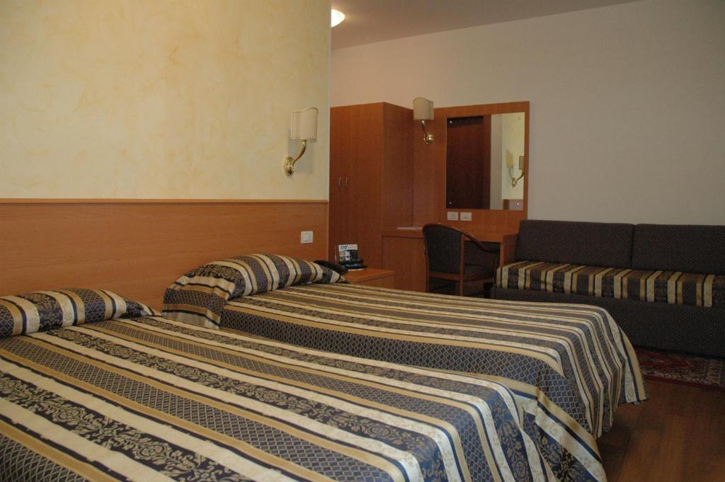 Hotel Ristorante Dotto Varago Cameră foto