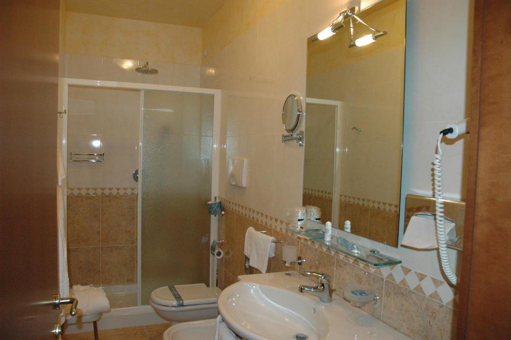 Hotel Ristorante Dotto Varago Cameră foto
