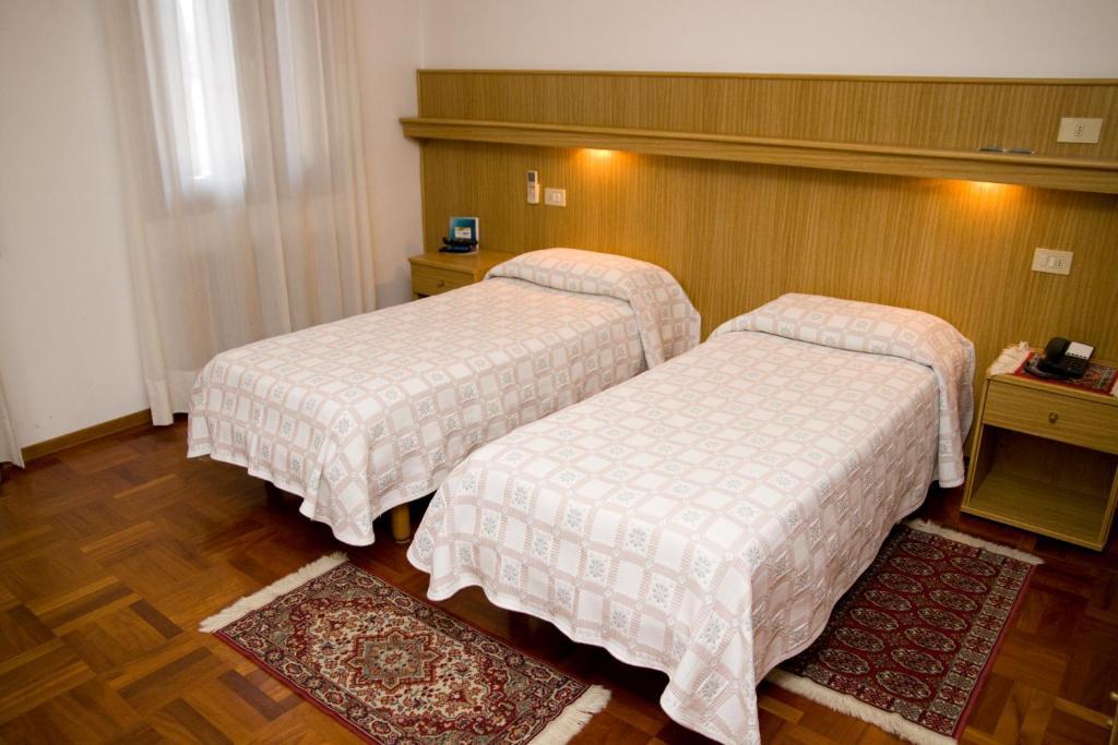 Hotel Ristorante Dotto Varago Cameră foto