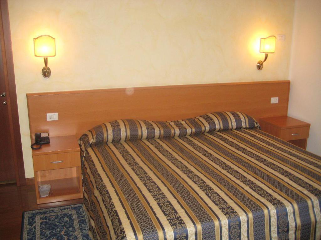 Hotel Ristorante Dotto Varago Cameră foto